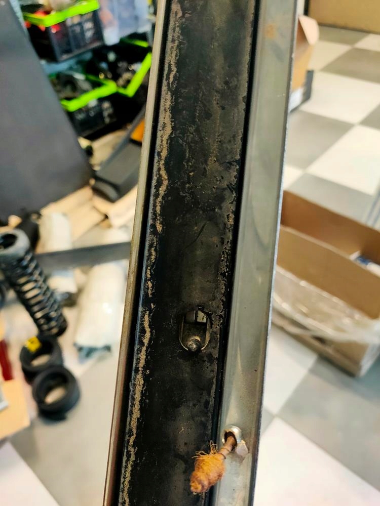 Накладки внутрішнє поріг хром mercedes 107 Доставка