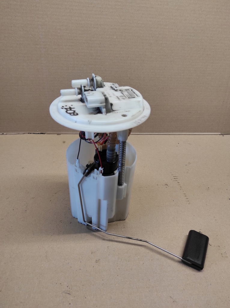 фото №1, Насос пального 1.6dci 1.5dci renault scenic iii megane iii 172026141r