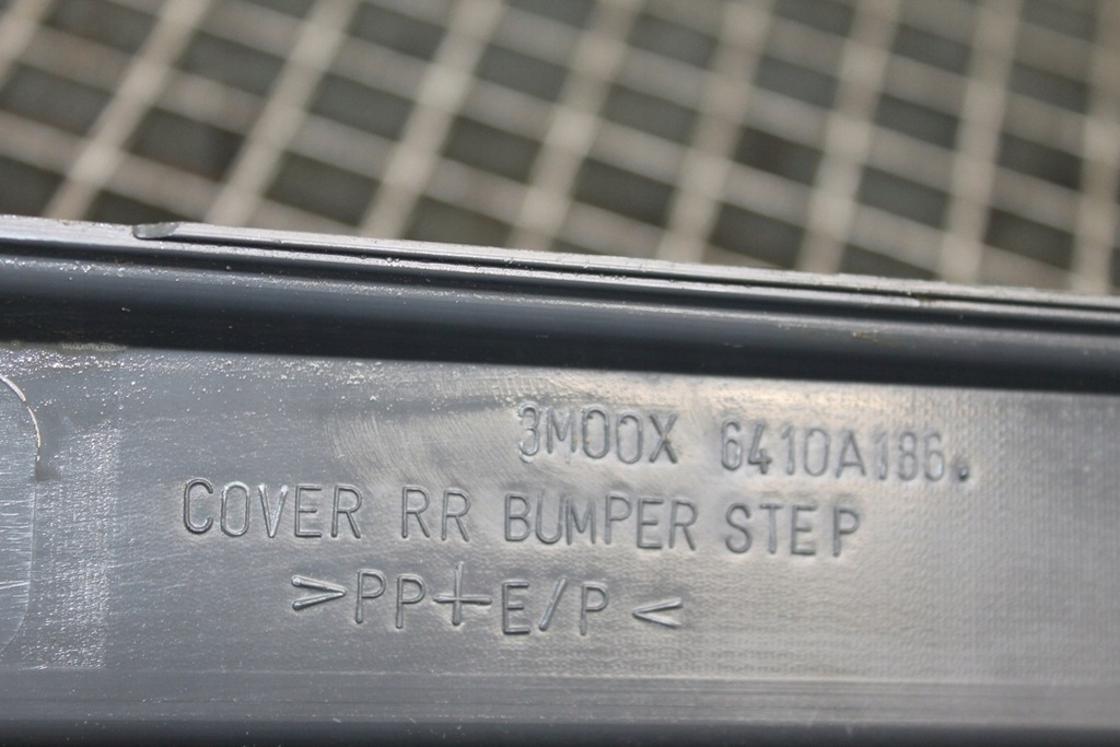 фото №8, Бампер задній mitsubishi pajero iv v8_w, v9_w 3m00x6410a186 3.2l дизель