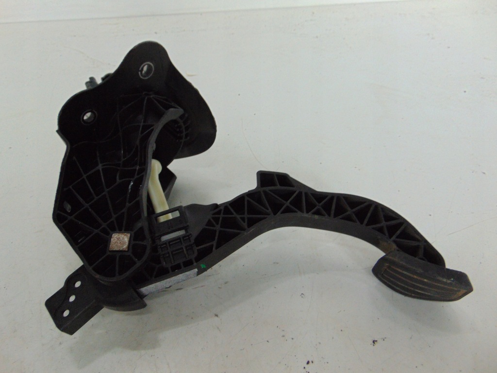 фото №1, Педаль сцепления помпа berlingo iv rifter combo e