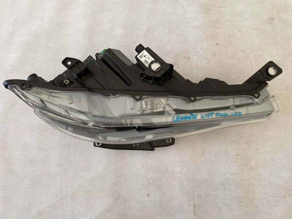 фото №10, Лампа перед передня права maserati levante full led lift 06701595360