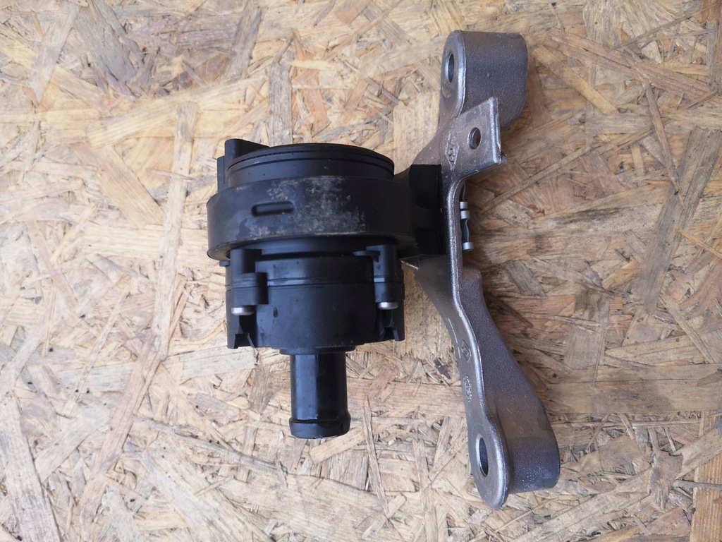 фото №1, Renault captur koleos ii помпа wody 144b06803r