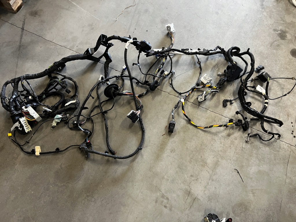 фото №1, Проводка жгут отсек двигателя ford escape mk4 1.5 eb