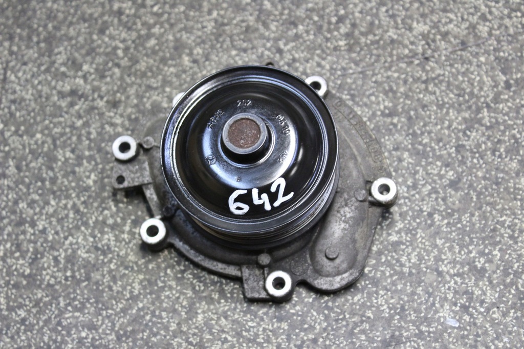 фото №1, Mercedes r-klasa w251 ml gl 3.0cdi 642 насос wody