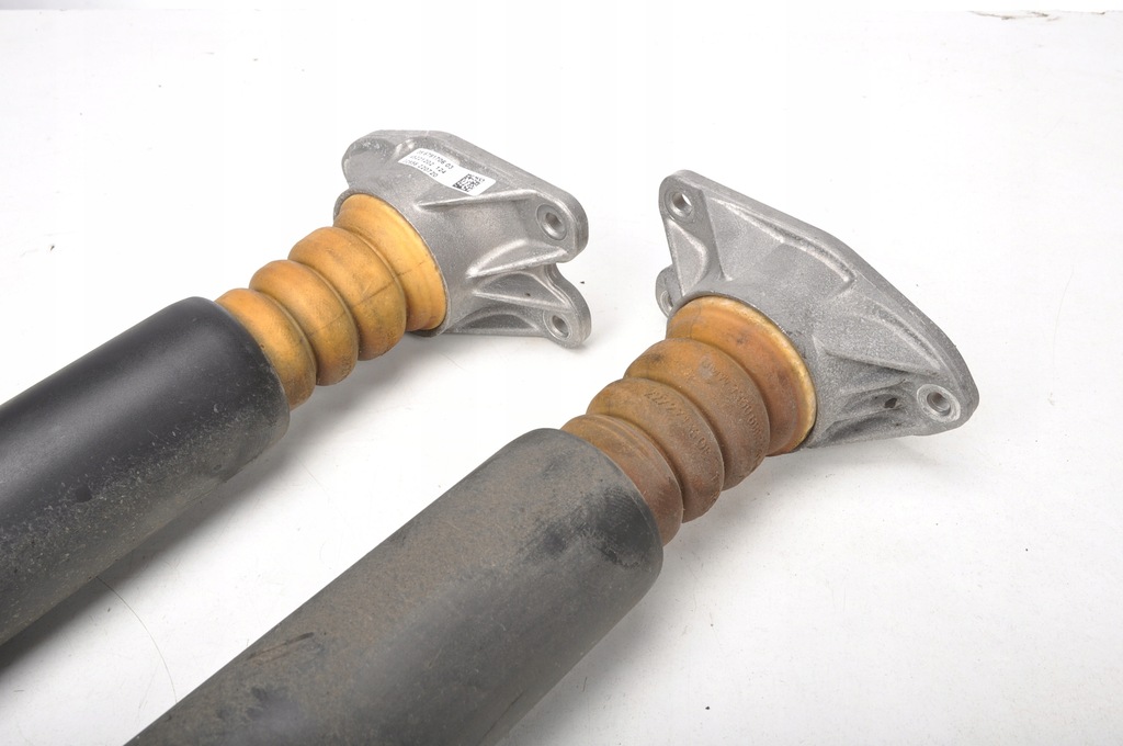 фото №7, Bmw f40 1.5d амортизаторы задняя левый правый комплект 6877075