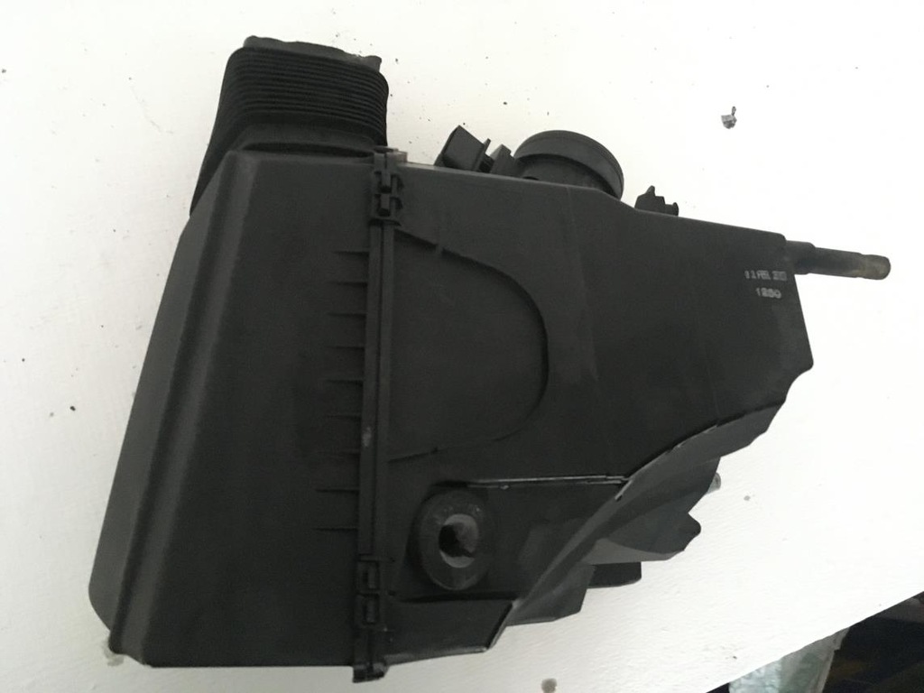 фото №7, Audi оригинальный номер 4f0133835ah корпус фильтра воздуха