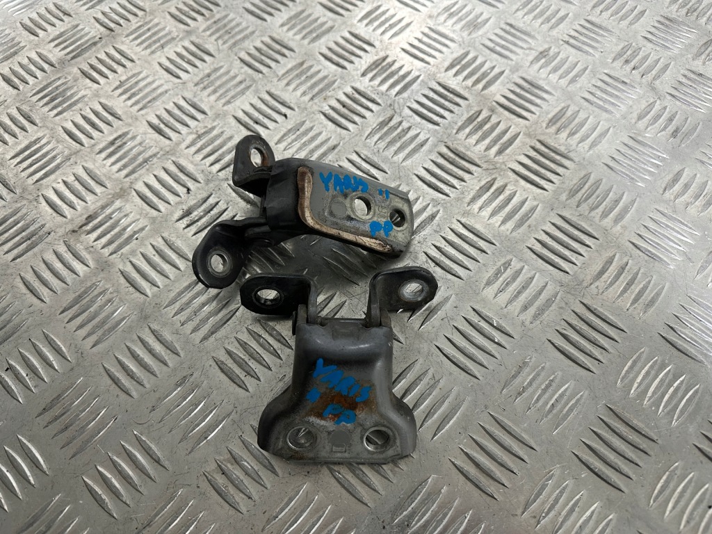Купити Toyota yaris 2 петлі двері правих 3d 1g3