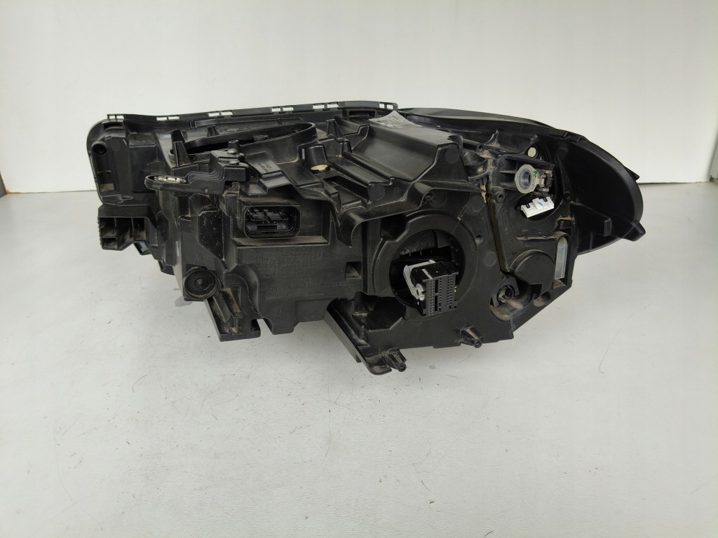 Фара правый  фара bmw x1 f48 19- рестайлинг  full led с Разборки