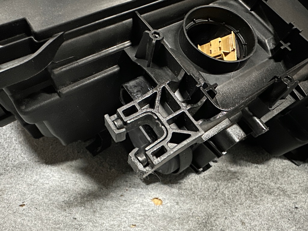 Фара audi a5 8t рестайлинг  ксенон нет поворотный led правый  оригинал 8t0941044c европа Недорого