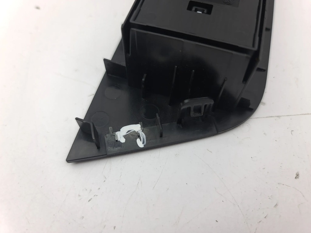 фото №9, Skoda octavia mk4 2024 права сторона панелі керування, перемикачі