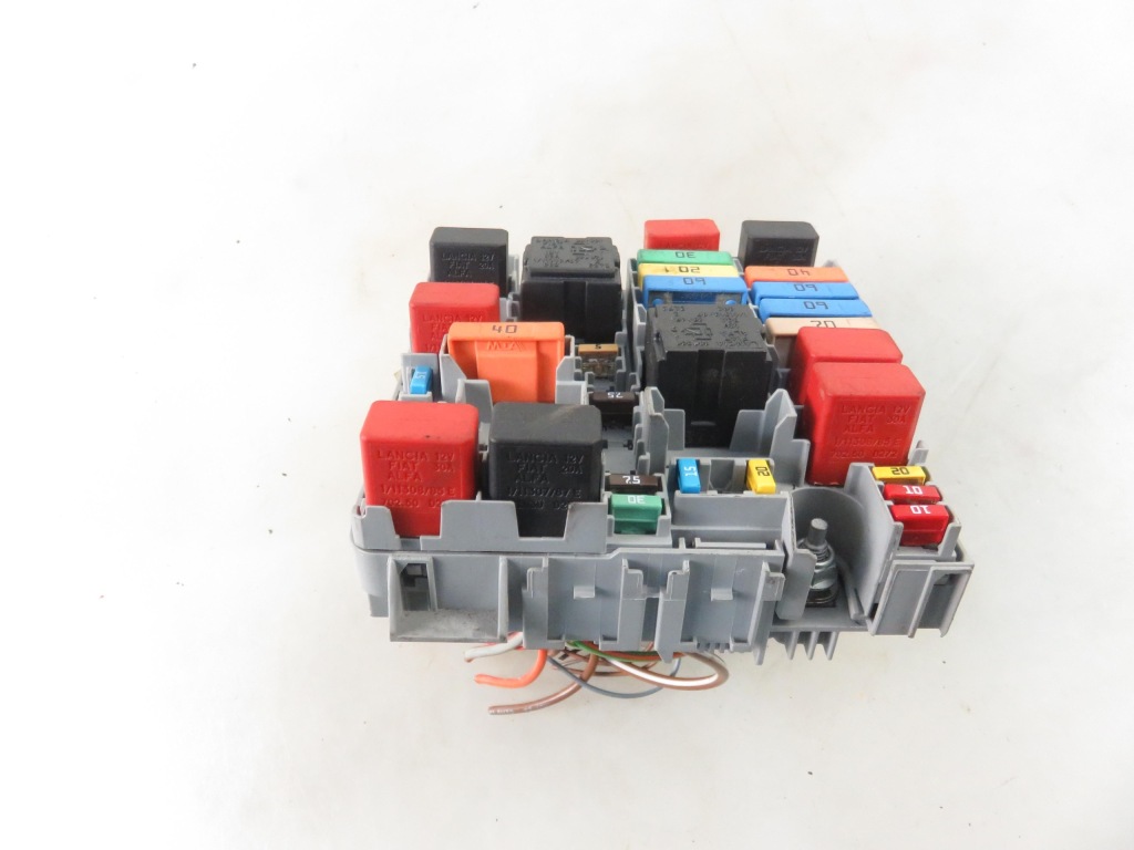 Коробка предохранителей alfa romeo giulietta 51849424 с Разборки
