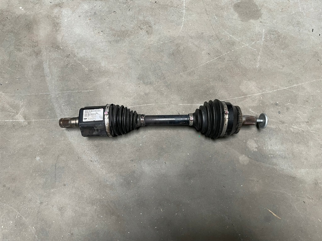 фото №1, Volvo xc70 привідний вал ліва 30759010 автоматична коробка передач