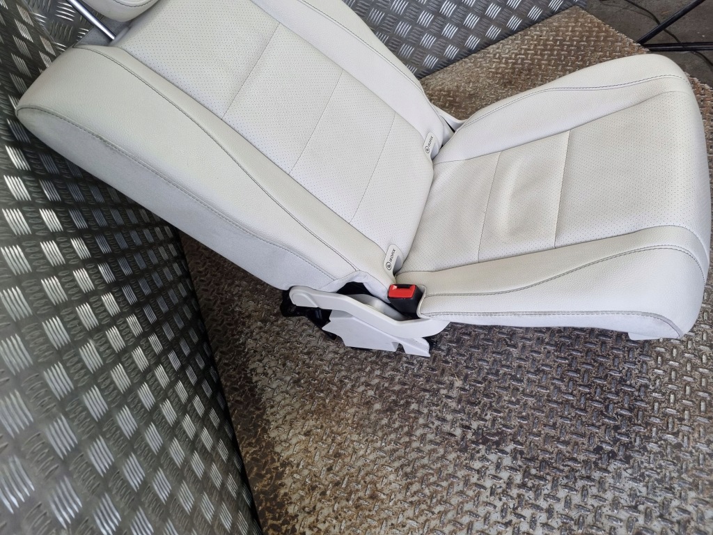 2022 mercedes-benz gls x167 сидіння третього rzędu Зі Шроту