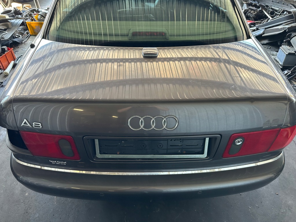 фото №1, Крышка багажника багажника audi a8 d2 lift lz1t lubelskie