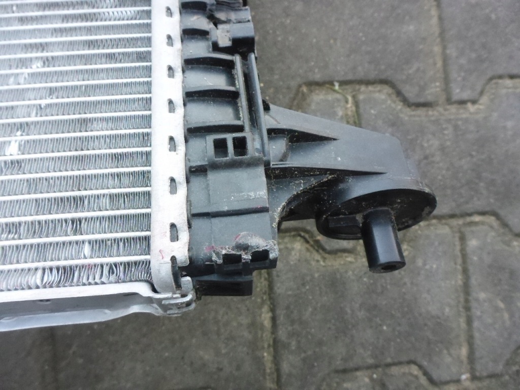 Audi радиатор воды 80a121251d оригинал повреждённая Доставка