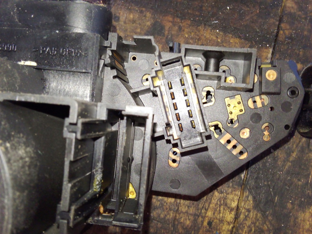 Ford оригінальний номер 95vw-13335abw 7m0953503f в Україні