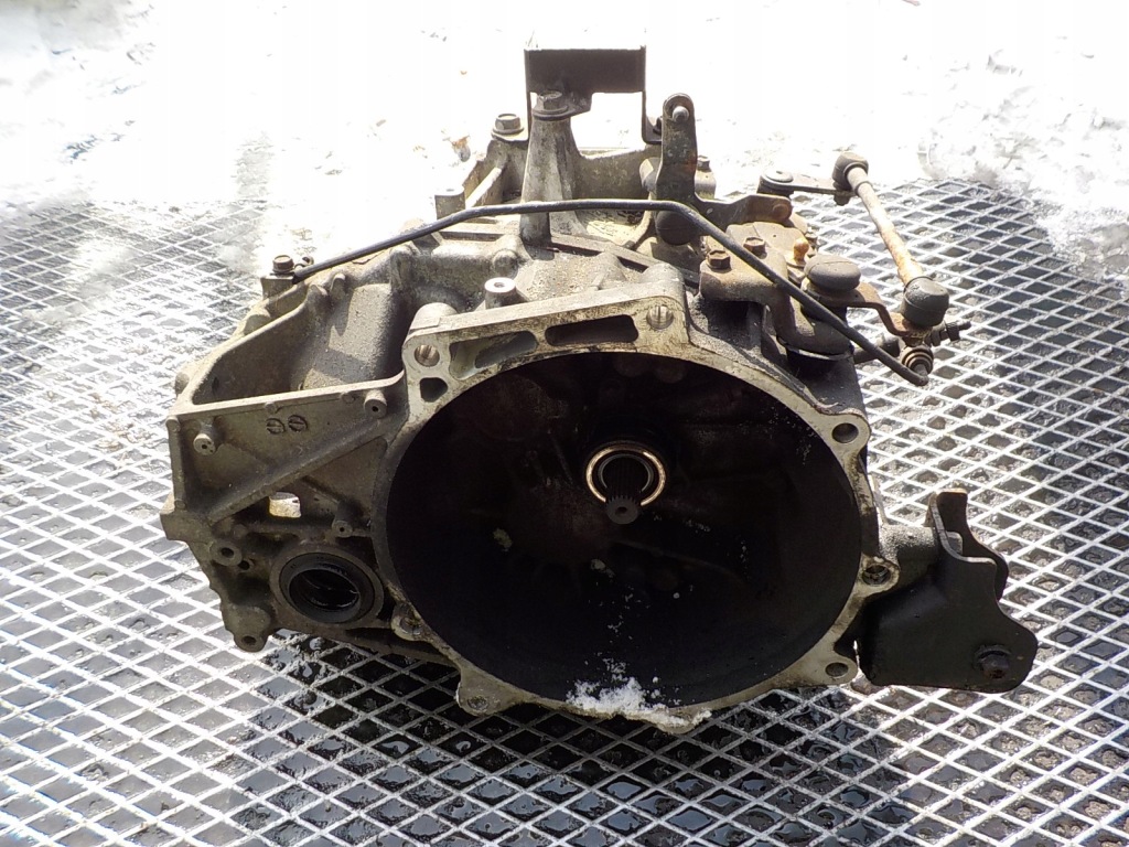 Купити Dodge caliber 2.0 crdi коробка передач передач p05273355ad