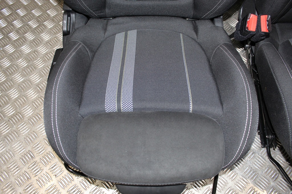 фото №6, Mini f54 jcw clubman обивка сиденья заднее сиденье alcantara