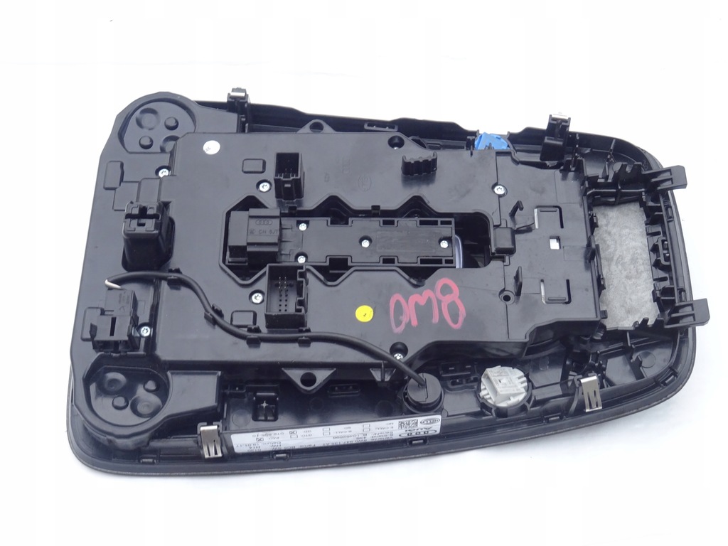 фото №8, Лампа освітлення кабіни перед pod люк audi a4 b9 8w0 8w0947135at