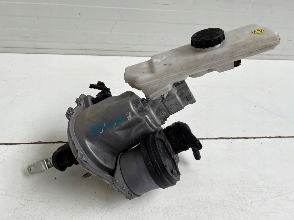 фото №1, Насос тормозная усилитель тормозов ibooster tesla model 3 lhd 1044671-99-f