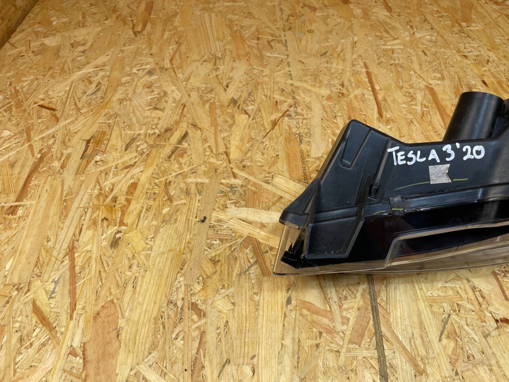 Противотуманная фара бампера перед передний led правый tesla model 3 1077396-00-d 2017- Цена