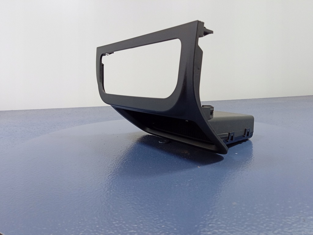 фото №1, Vw golf plus рамка панель бардачок 5m0820075e