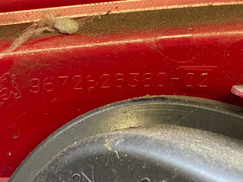 фото №8, Peugeot 208 2013 права сторона лампа задня