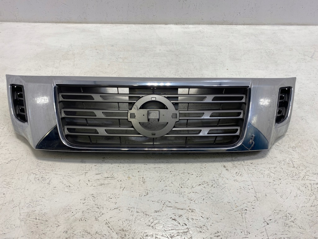 фото №1, Nissan navara d23 передняя решётка радиатора 62310 5ju1b