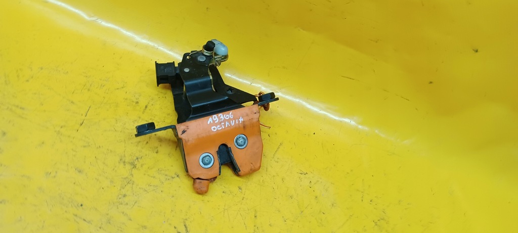 фото №8, Замок крышки задняя octavia i hb 1u6827501c