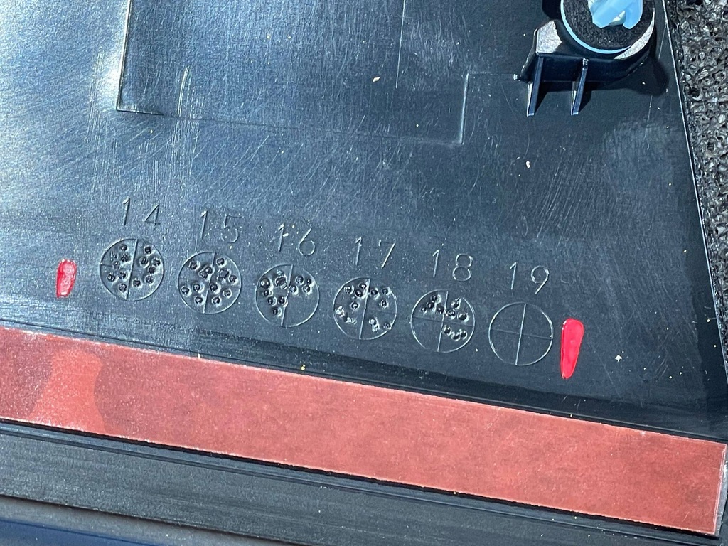 фото №8, Mazda 3 bm iii 13-18 молдинг верхний вертикальная дверь правое задняя задняя