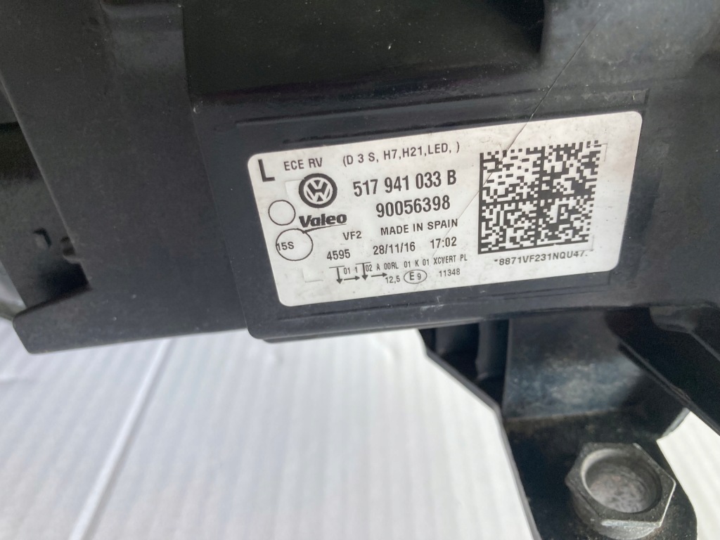 фото №15, Vw golf sportsvan лампа 517941033b 517941034b