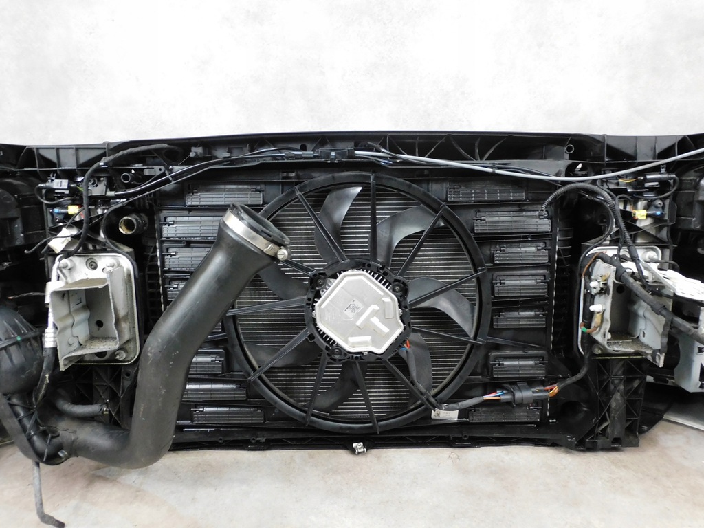 фото №16, Audi a4 b9 8w kompletny перед бампер лампы капот pas демонтаж