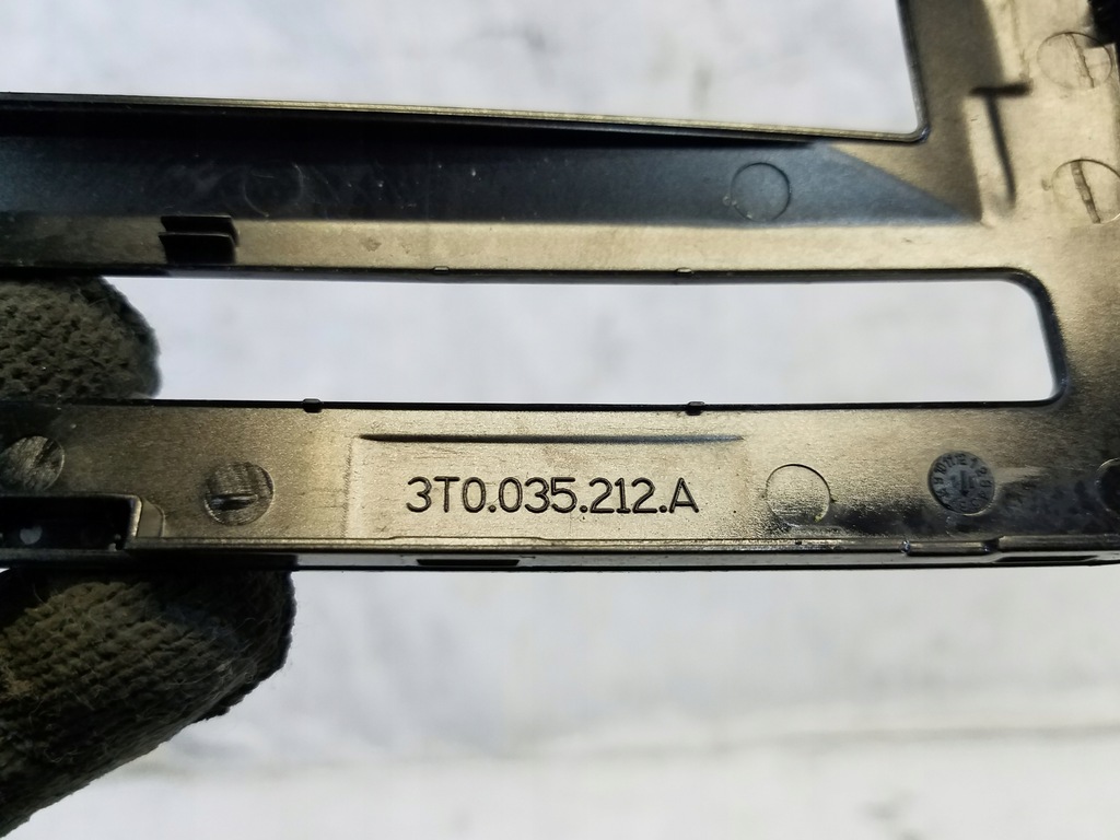 фото №2, Рамка решітка радіо skoda superb ii 3t0035212a