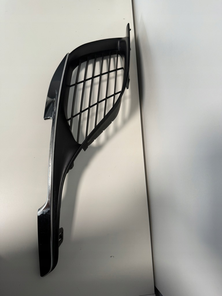 Решётка бампера комплект правый  левая peugot 308 2 t9 aa35899377 / aa35899375 с Разборки