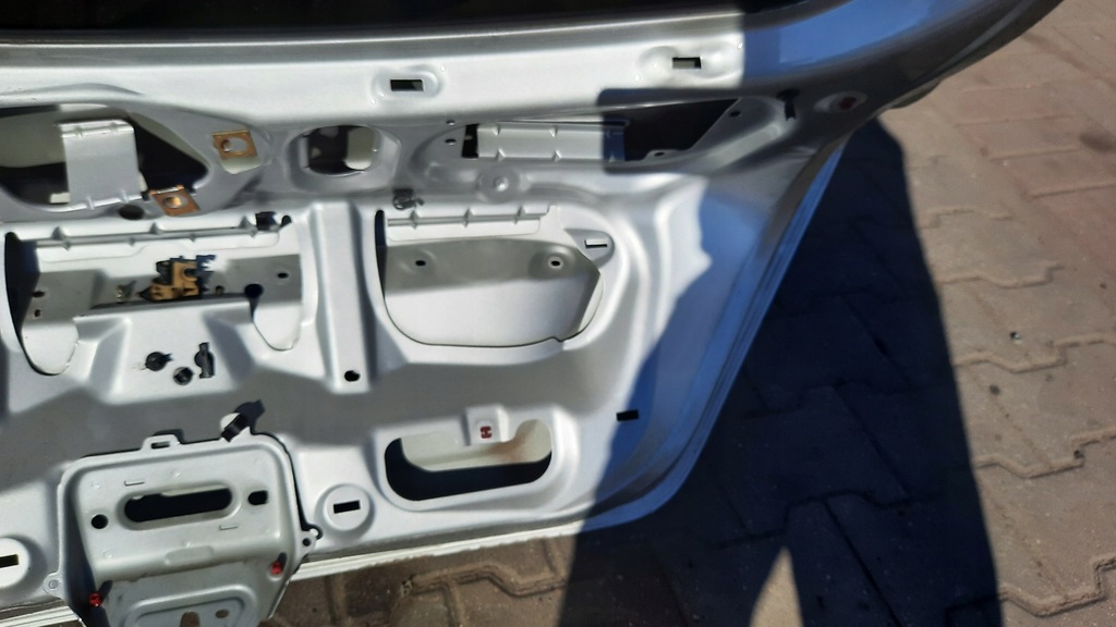 фото №15, Задняя крышка багажника ford mondeo mk3 iii hb