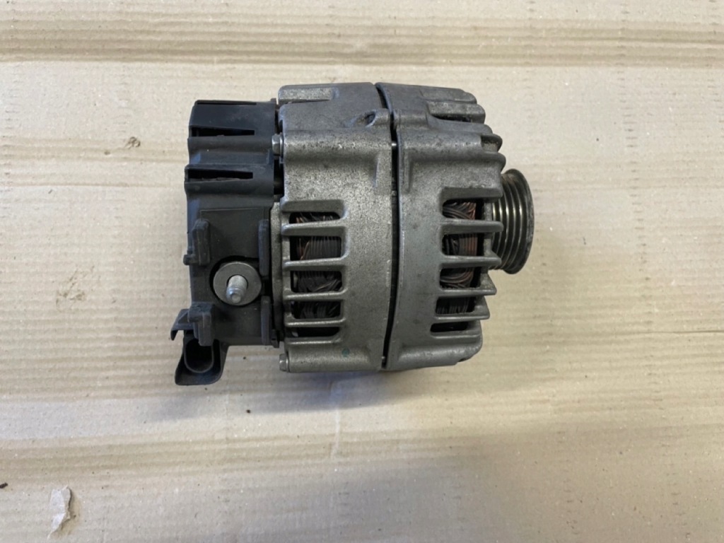 фото №1, Генератор 220a bmw f10 f11 f01 e70 e71 m50d