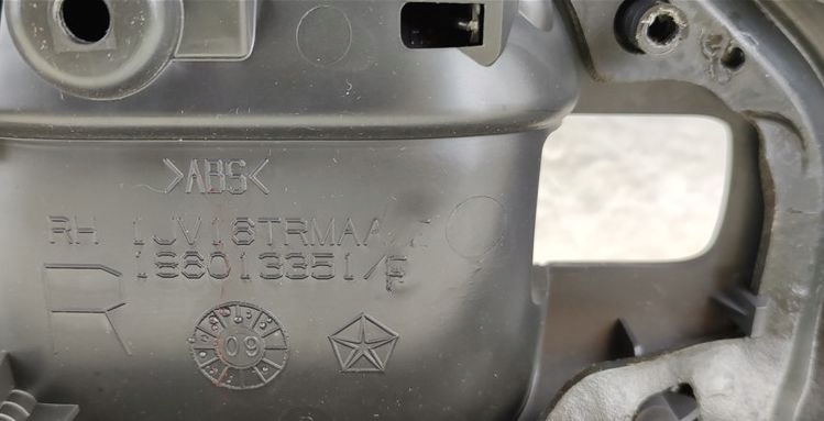 фото №10, Обшивка оббивка двері правий перед jeep compass i 06-16r lift l0100723aa