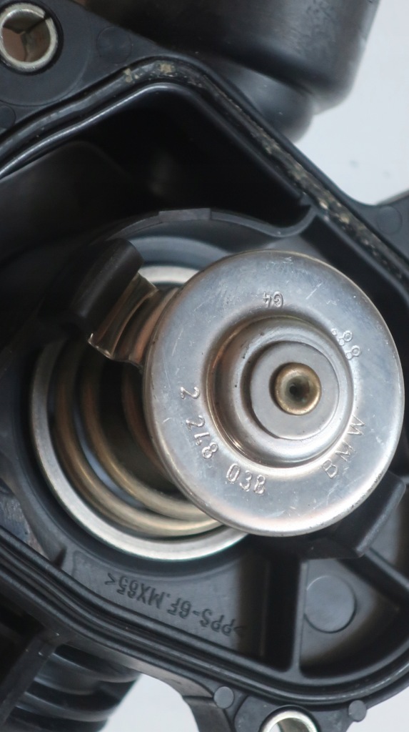 Шланг водяной труба термостат bmw 1 e87 116d 118d 120d 7 787 379 9 в Украине