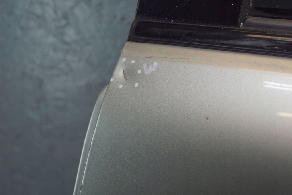 Lexus rx 2 2 дверь левое  задняя 1c0 d1743 Доставка