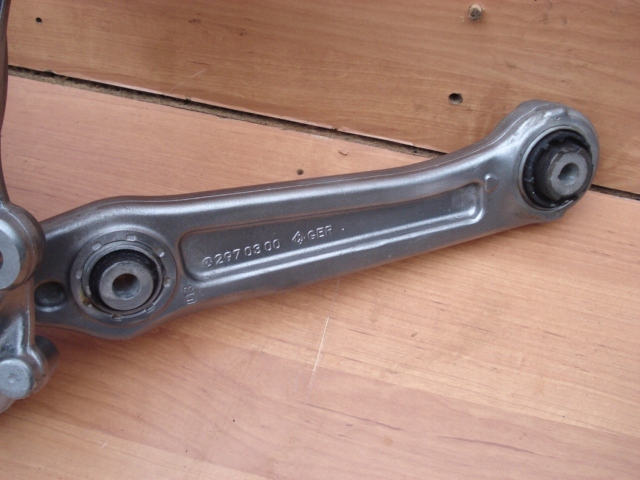 фото №7, Mercedes w295 295 eqe поворотный кулак перед передняя левая 2950300 bez рычагов pń