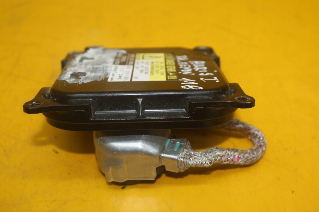 Преобразователь лампы правый перед ксенон toyota auris i 85967-52020 031100-0296 Цена