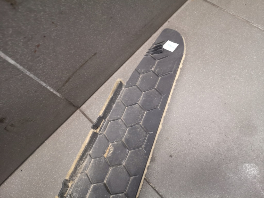 фото №11, Защита корпус сиденье правая vw touareg 7l0881328