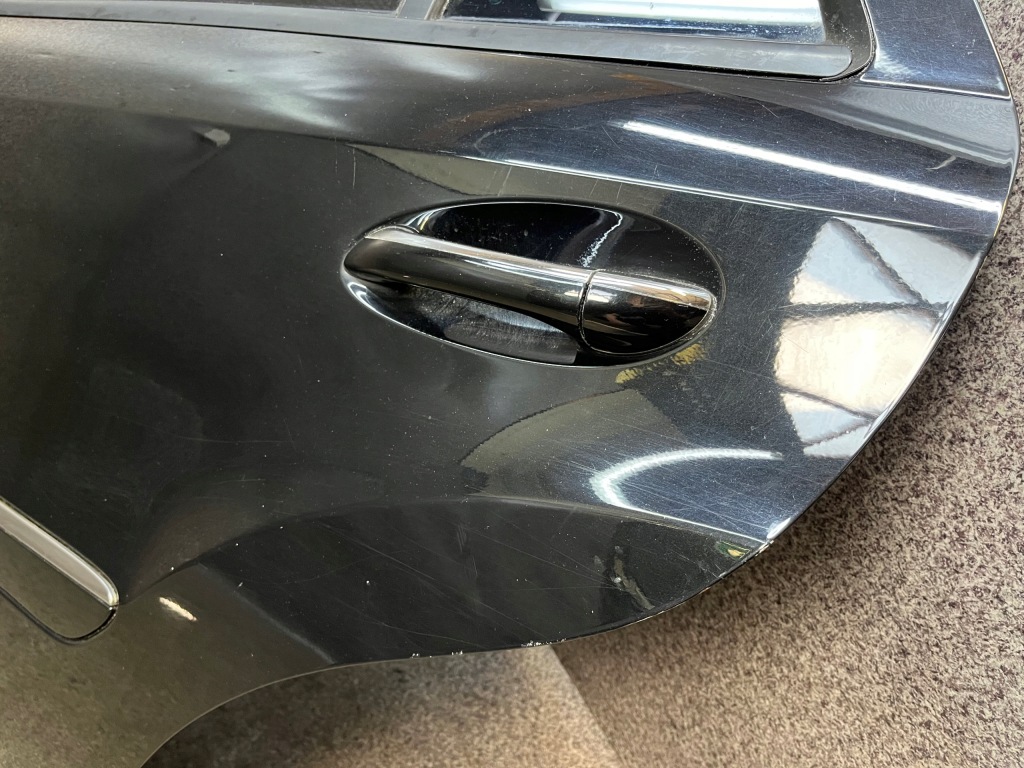 Дверь левый задний  левая задние ml w164 197u c197 чёрные 100-110 umfe комплект  в хорошем состоянии Киев