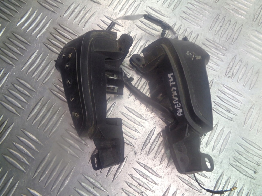 фото №1, Перемикач перемикачі кермо t25 75b070