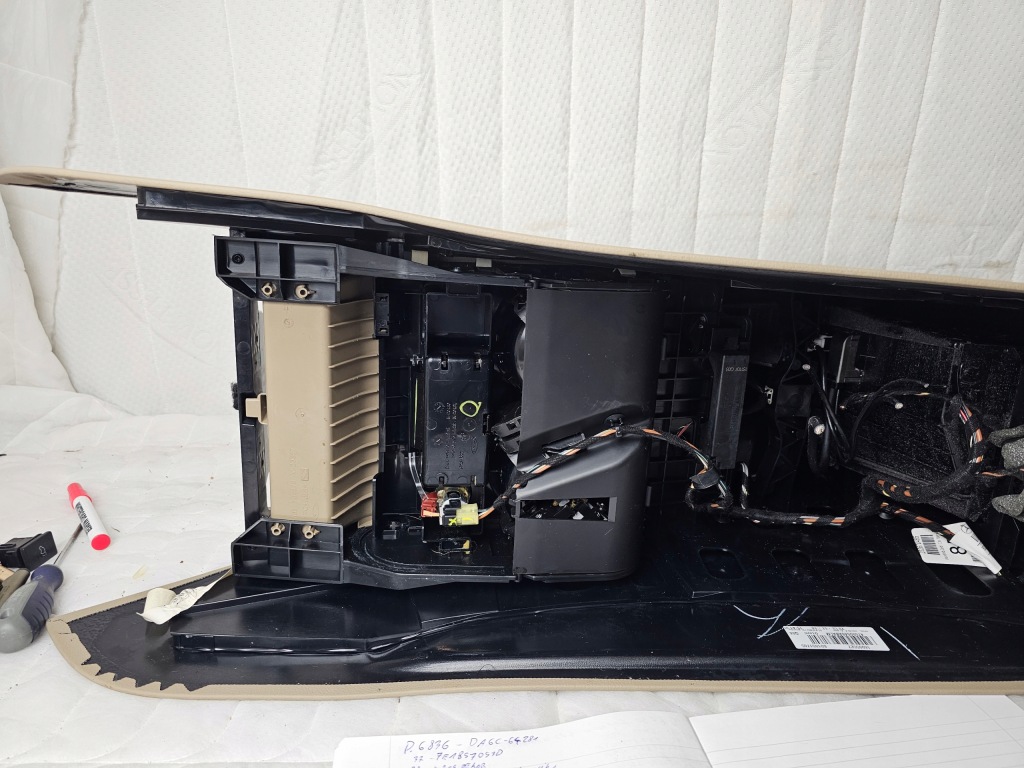 Підлокітник тунель середній накладка консолі usb решітка mercedes w166 ml Недорого