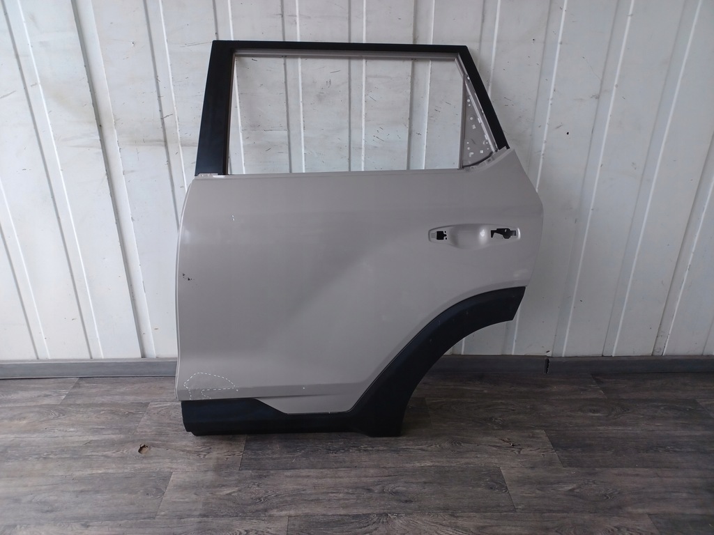 фото №1, Дверь ------ ssangyong torres ------- задние левая -----