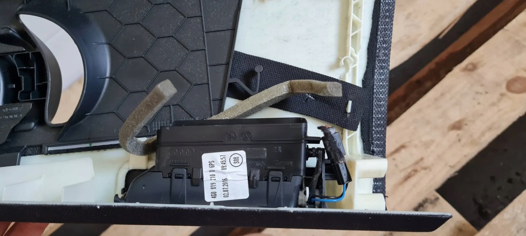 Q7 4m 2 накладка стойка решётка поперечина правая перед sline 4m0867244b Доставка