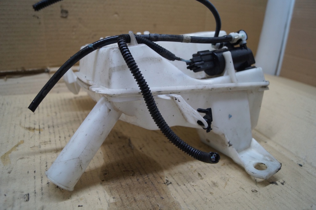 фото №9, Ford оригінальний номер bv61-17b613-ac бачок розпилювача помпа