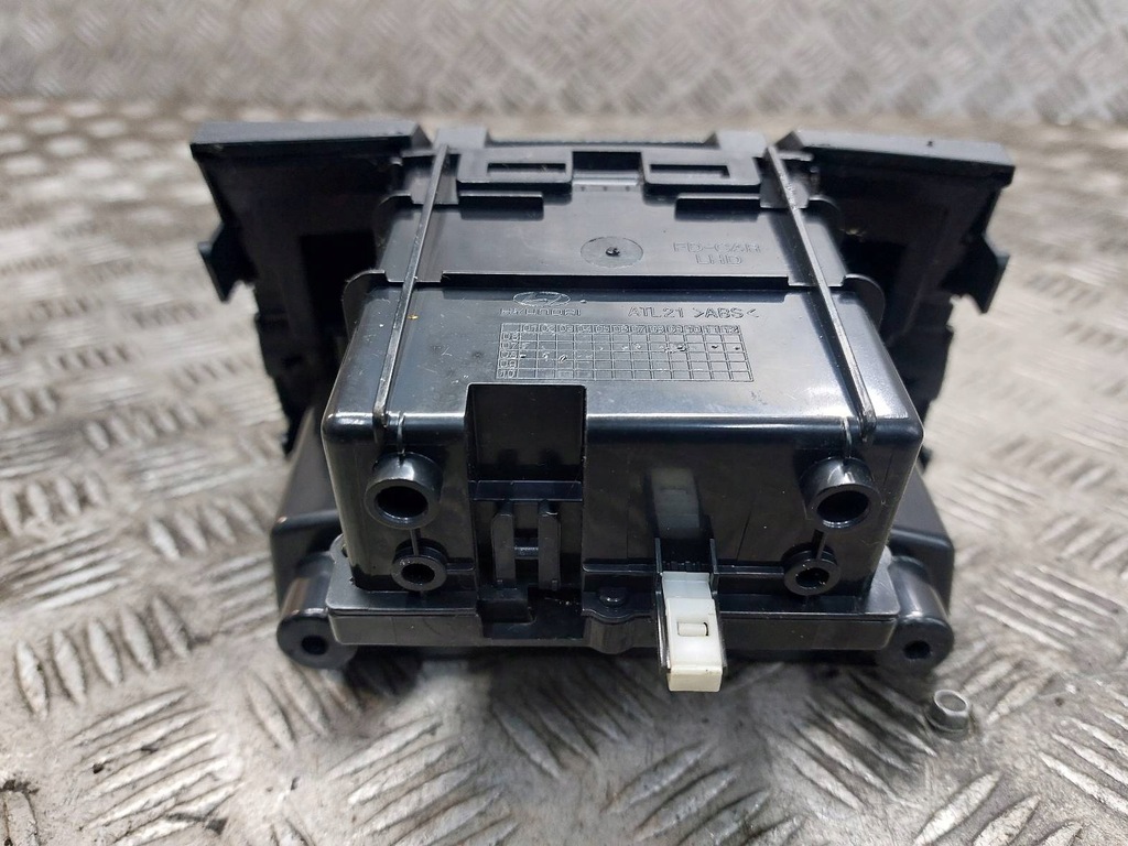 фото №9, Пепельница + бардачок + замок засов защёлка hyundai i30 i