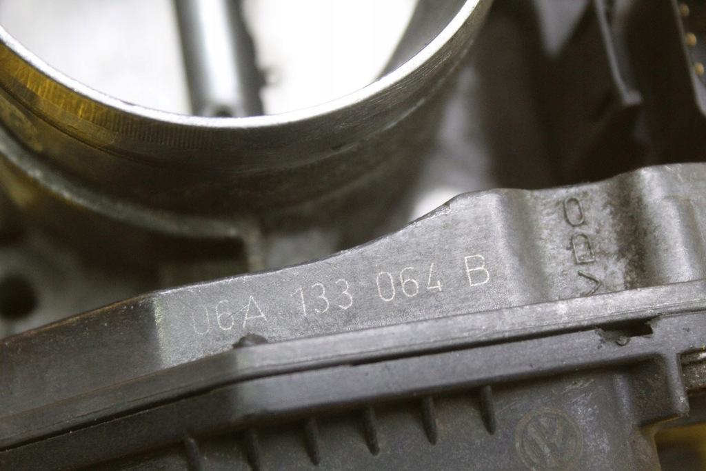 фото №8, Дросельна заслінка vw transporter t4 aet 2.5 b 06a133064b